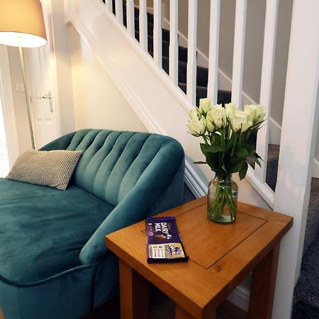 Relaxing 2-Bed Coastal Escape In Port Talbot Apartment Luaran gambar