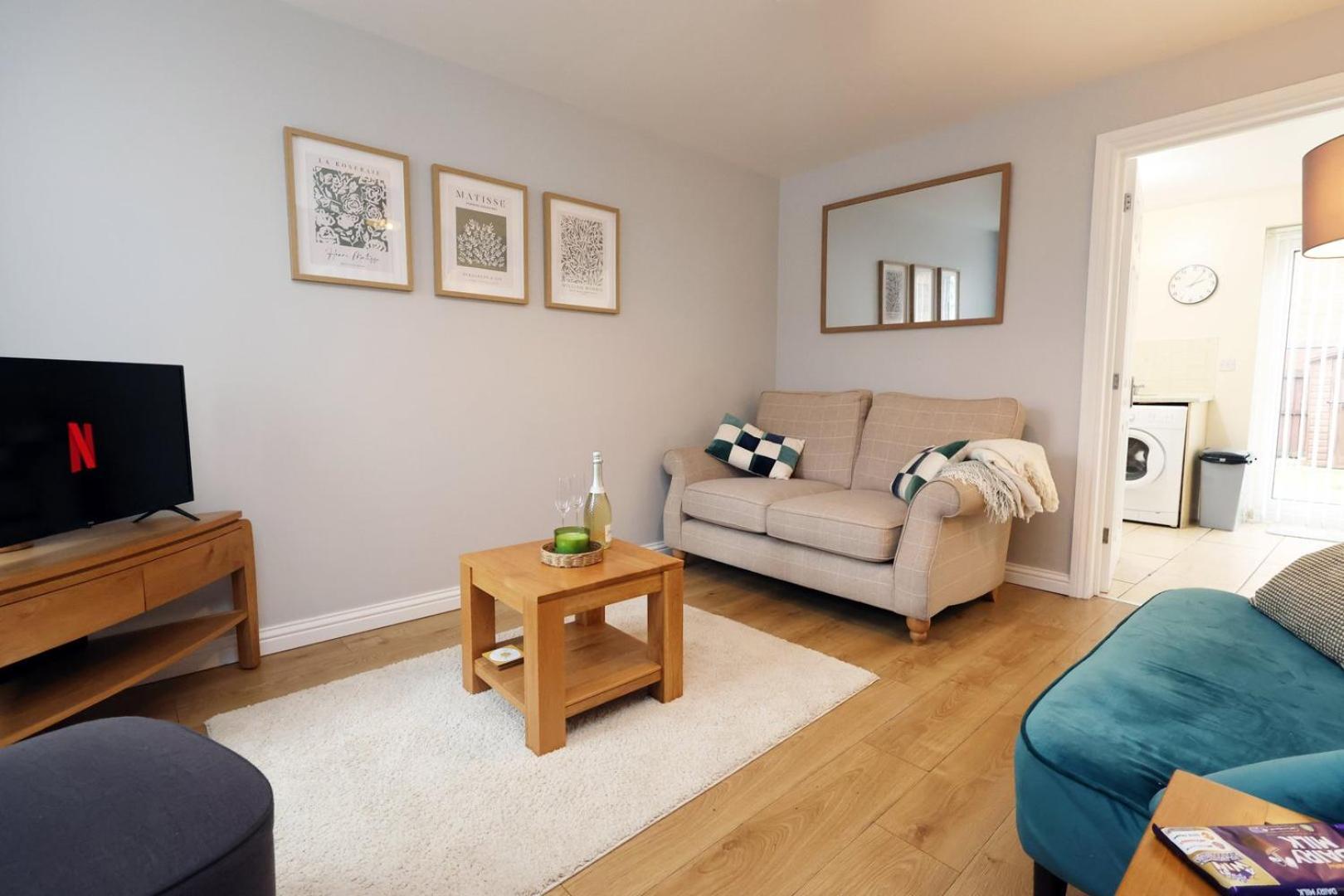 Relaxing 2-Bed Coastal Escape In Port Talbot Apartment Luaran gambar