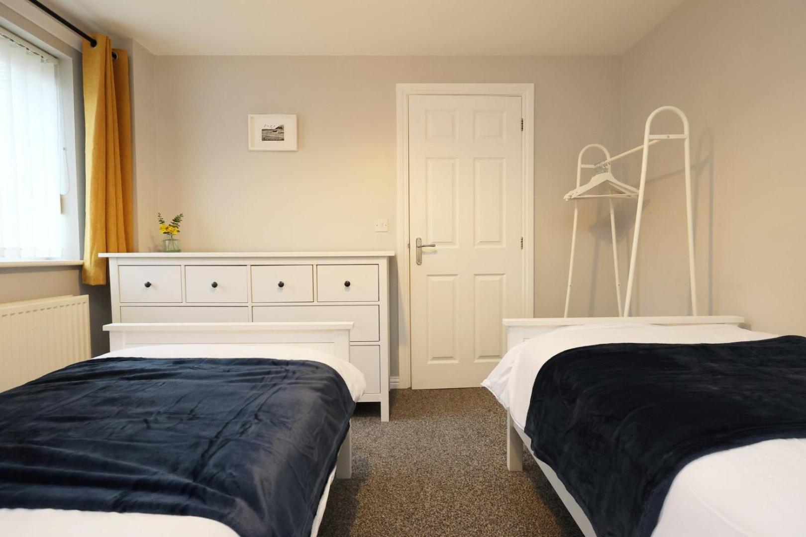 Relaxing 2-Bed Coastal Escape In Port Talbot Apartment Luaran gambar