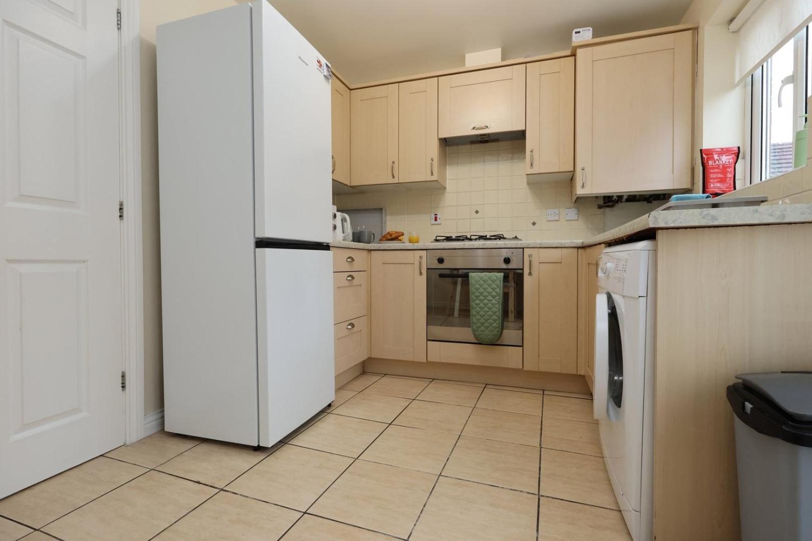 Relaxing 2-Bed Coastal Escape In Port Talbot Apartment Luaran gambar