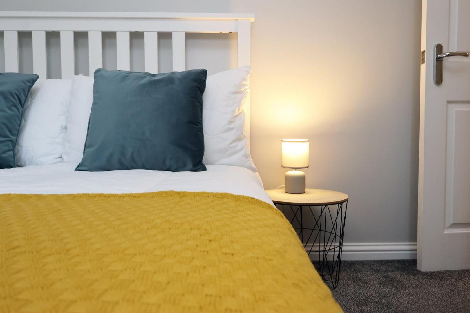 Relaxing 2-Bed Coastal Escape In Port Talbot Apartment Luaran gambar